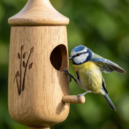 Handgefertigtes Holz-Vogelhaus